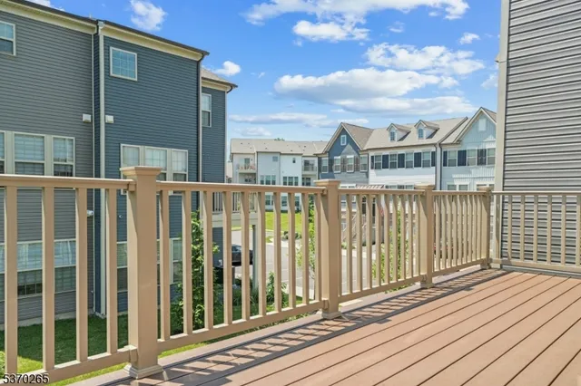 $875,000 | 6 Lilac Drive, Warren, NJ 07059