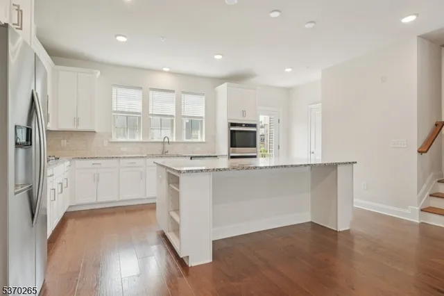 $875,000 | 6 Lilac Drive, Warren, NJ 07059