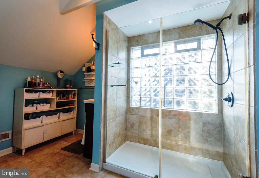 3504 Georgetown Road Baltimore, MD 21227 - Photo 26 of 28 New Master bath on upper level off Master bdrm