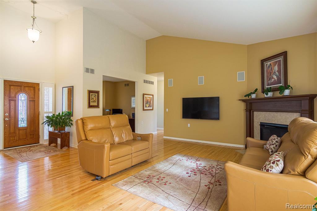 2125 Lagoon Drive Rochester Hills, MI 48309 - Photo 17 of 59