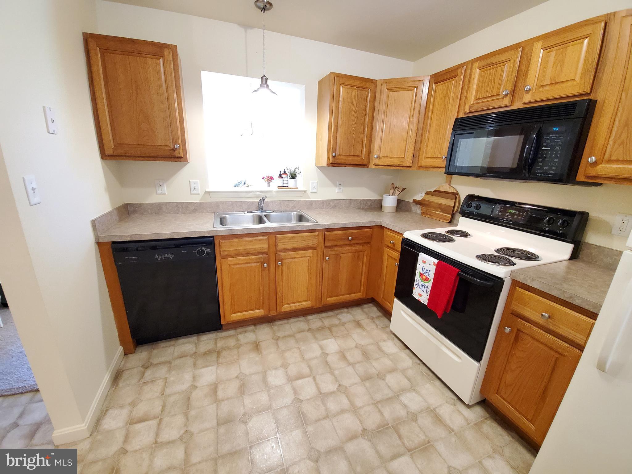 22 Tia Circle Mount Joy, PA 17552 - Photo 5 of 33