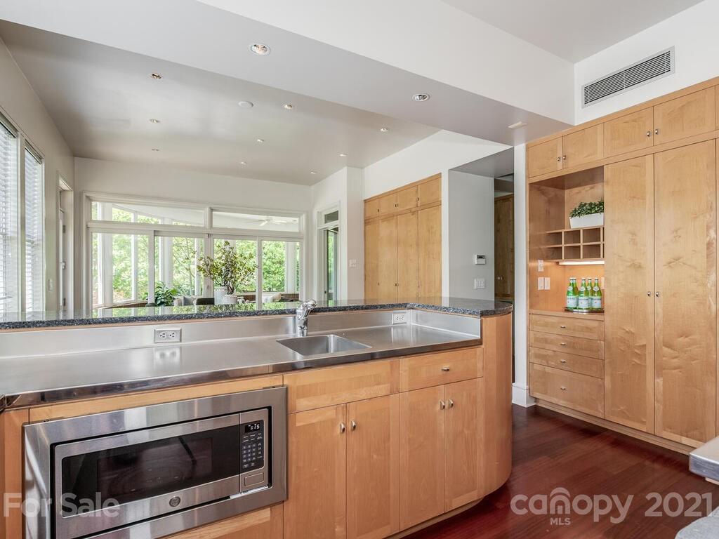 1700 Brandon Road Charlotte, NC 28207 - Photo 14 of 48 Gallery Image 14