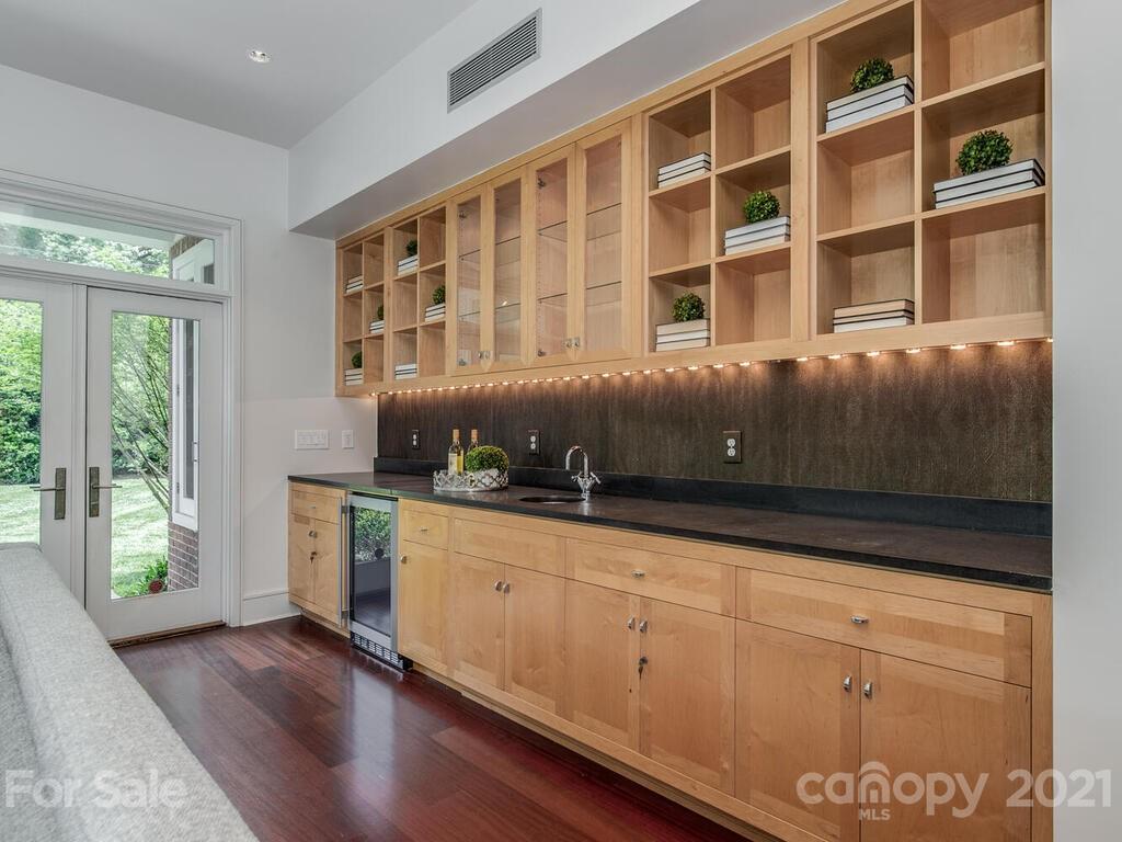 1700 Brandon Road Charlotte, NC 28207 - Photo 21 of 48 Gallery Image 21