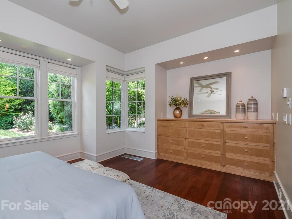 1700 Brandon Road Charlotte, NC 28207 - Photo 23 of 48 Gallery Image 23