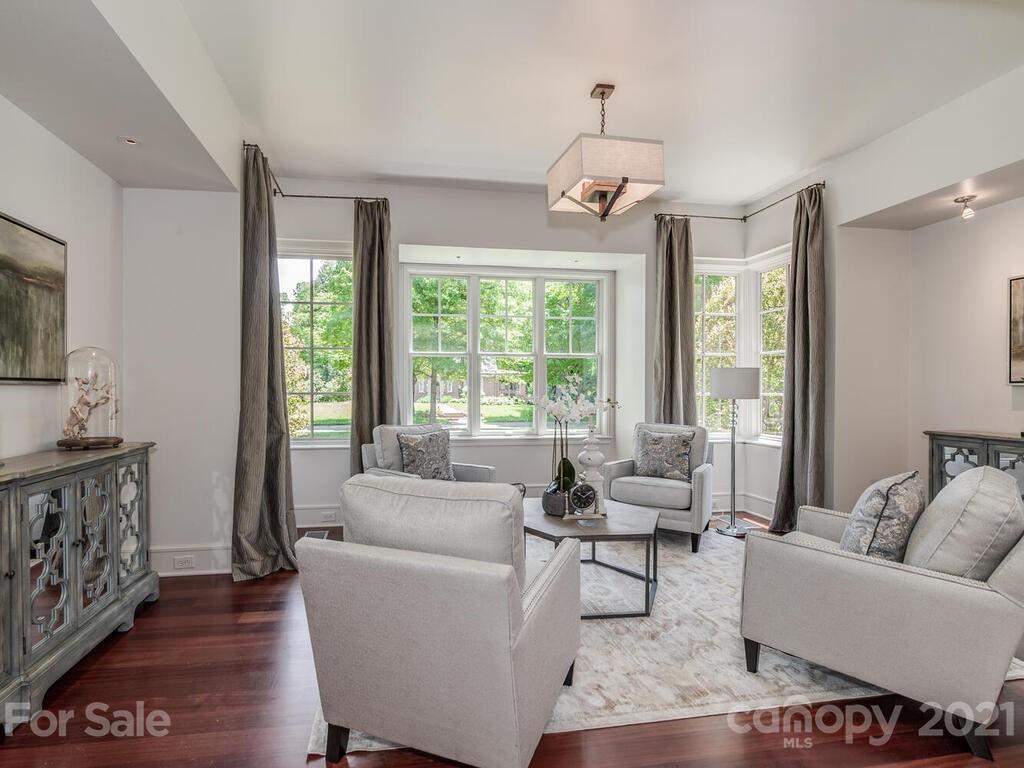 1700 Brandon Road Charlotte, NC 28207 - Photo 6 of 48 Gallery Image 6