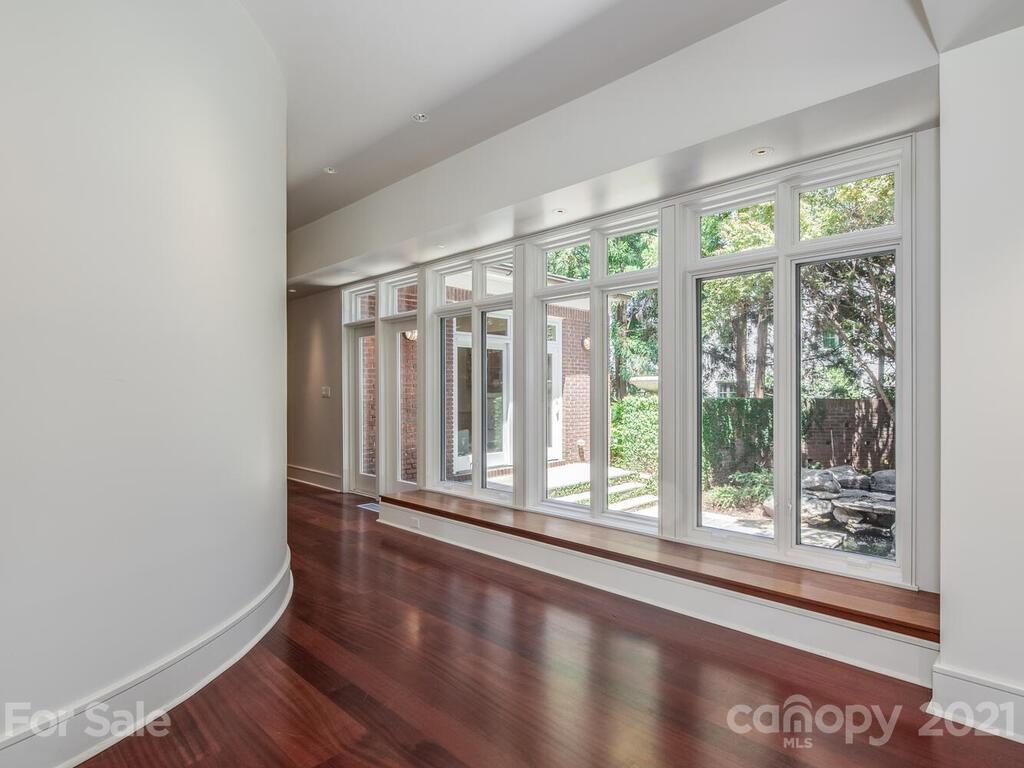 1700 Brandon Road Charlotte, NC 28207 - Photo 7 of 48 Gallery Image 7
