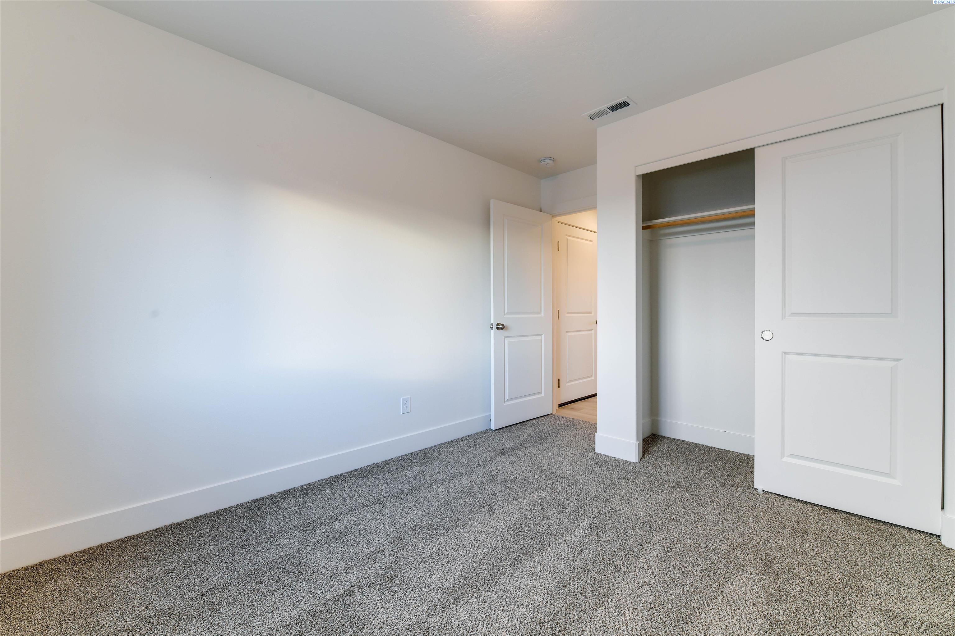 915 North Euclid Road Grandview, WA 98930 - Photo 11 of 19 Gallery Image 11