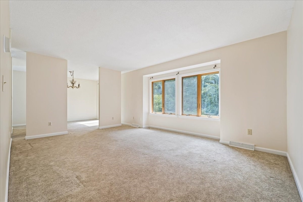 110 Queens Brook Road Pembroke, MA 02359 - Photo 17 of 40 Gallery Image 17