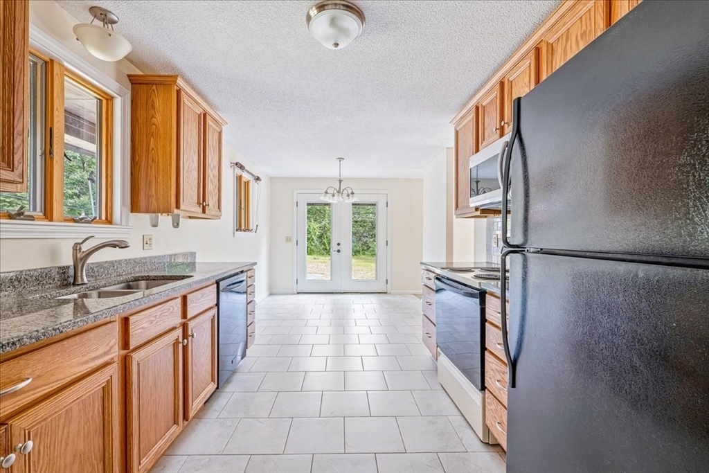 110 Queens Brook Road Pembroke, MA 02359 - Photo 5 of 40 Gallery Image 5