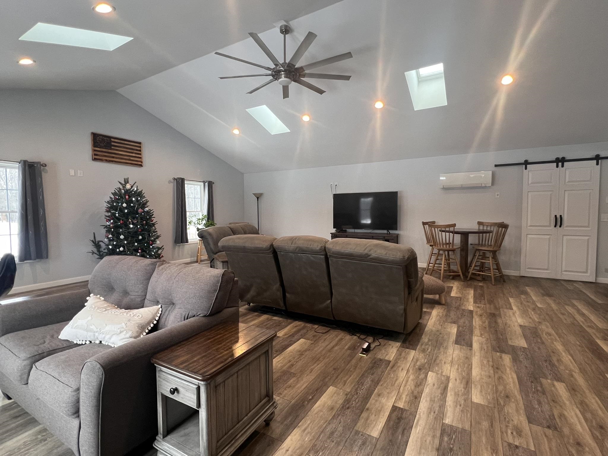 126 Governors Road Rochester, NH 03867 - Photo 4 of 52