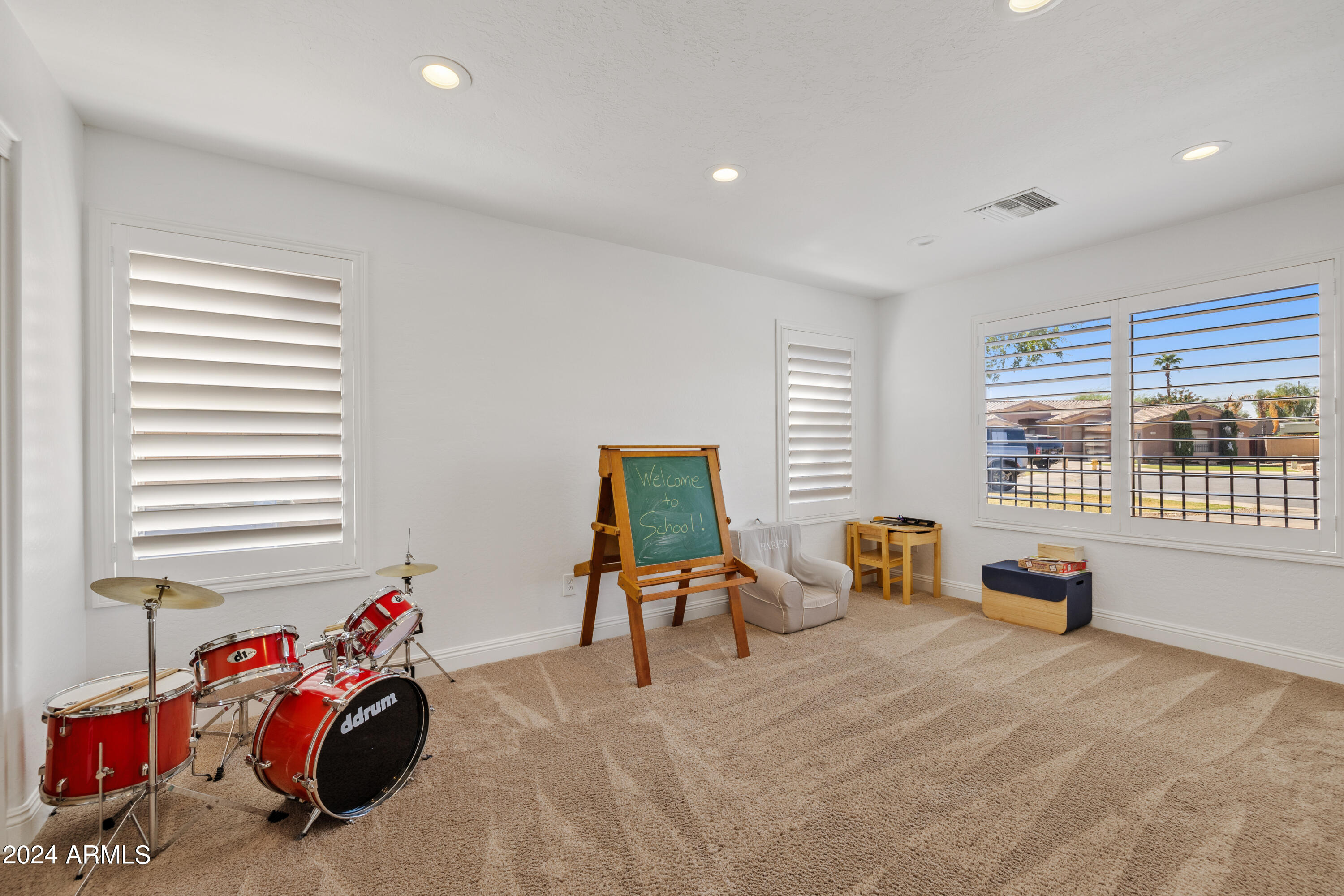 545 South Lemon Court Gilbert, AZ 85296 - Photo 31 of 49 9920778803.jpg_exif1