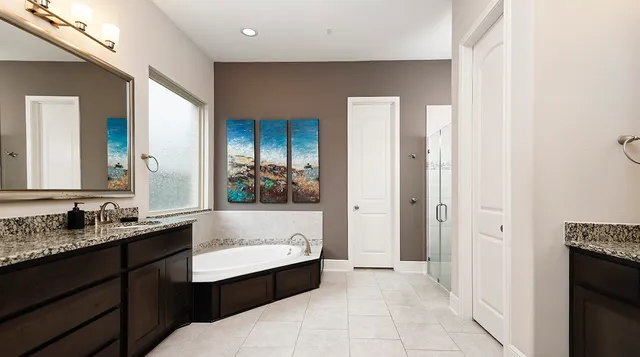 $990,000 | 14 Red Barn Way, The Woodlands, TX 77389