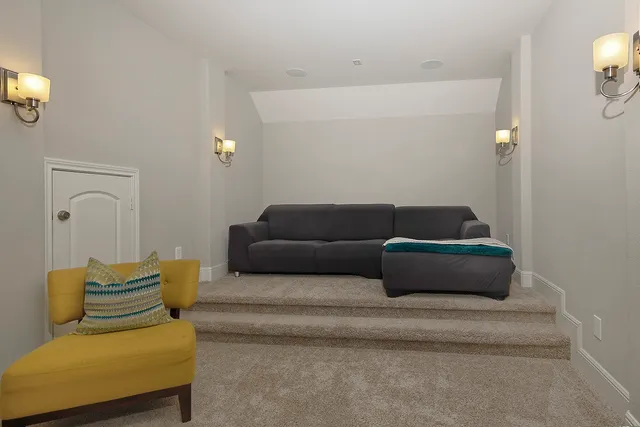 $990,000 | 14 Red Barn Way, The Woodlands, TX 77389