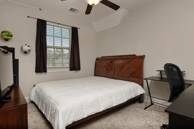 $990,000 | 14 Red Barn Way, The Woodlands, TX 77389