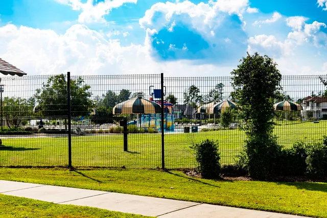 $990,000 | 14 Red Barn Way, The Woodlands, TX 77389