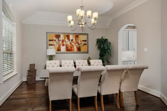 $990,000 | 14 Red Barn Way, The Woodlands, TX 77389