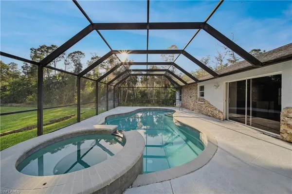 $3,500 | 390 35th Avenue Northeast, Naples, FL 34120