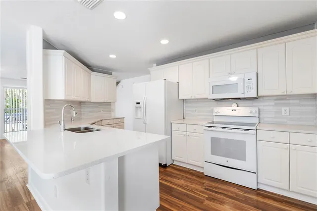 $2,900 | 3763 St Charles Circle, Sarasota, FL 34233