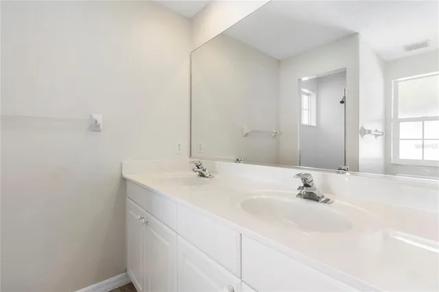 $2,900 | 3763 St Charles Circle, Sarasota, FL 34233