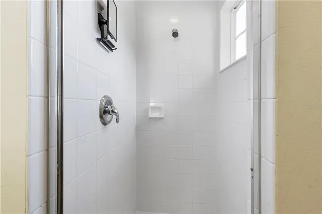 $2,900 | 3763 St Charles Circle, Sarasota, FL 34233