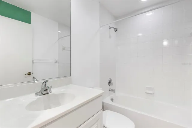 $2,900 | 3763 St Charles Circle, Sarasota, FL 34233