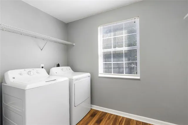 $2,900 | 3763 St Charles Circle, Sarasota, FL 34233