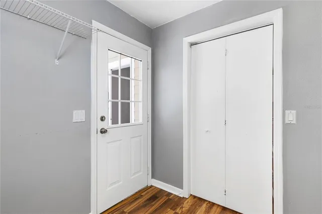 $2,900 | 3763 St Charles Circle, Sarasota, FL 34233