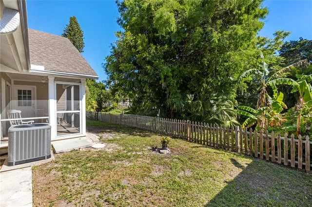 $2,900 | 3763 St Charles Circle, Sarasota, FL 34233