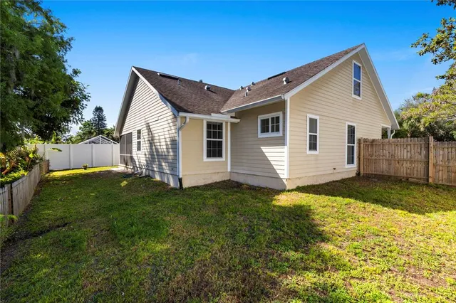 $2,900 | 3763 St Charles Circle, Sarasota, FL 34233