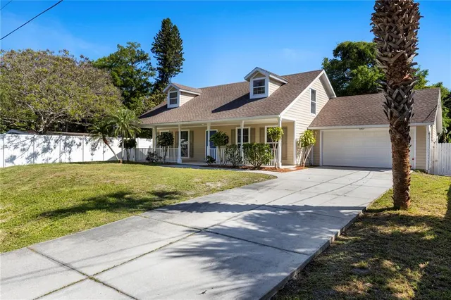 $2,900 | 3763 St Charles Circle, Sarasota, FL 34233