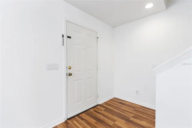 $2,900 | 3763 St Charles Circle, Sarasota, FL 34233