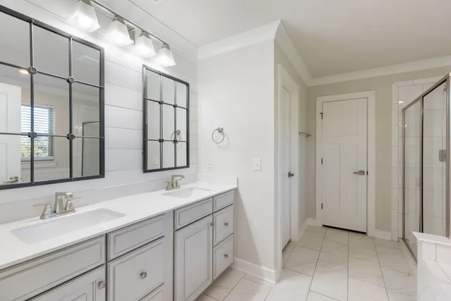 an empty room with a empty space