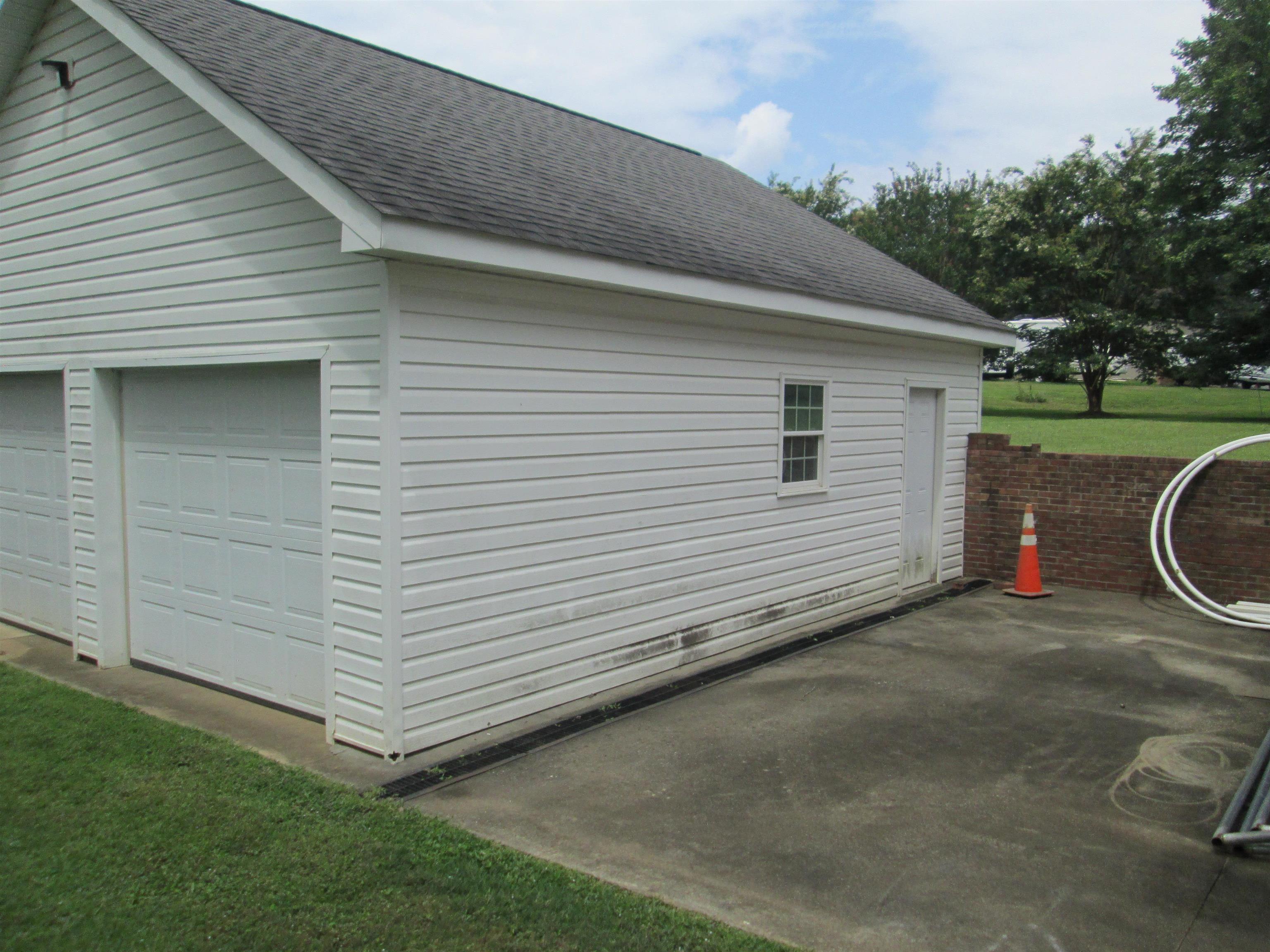 102 West Bridges Street Landrum, SC 29356 - Photo 11 of 38