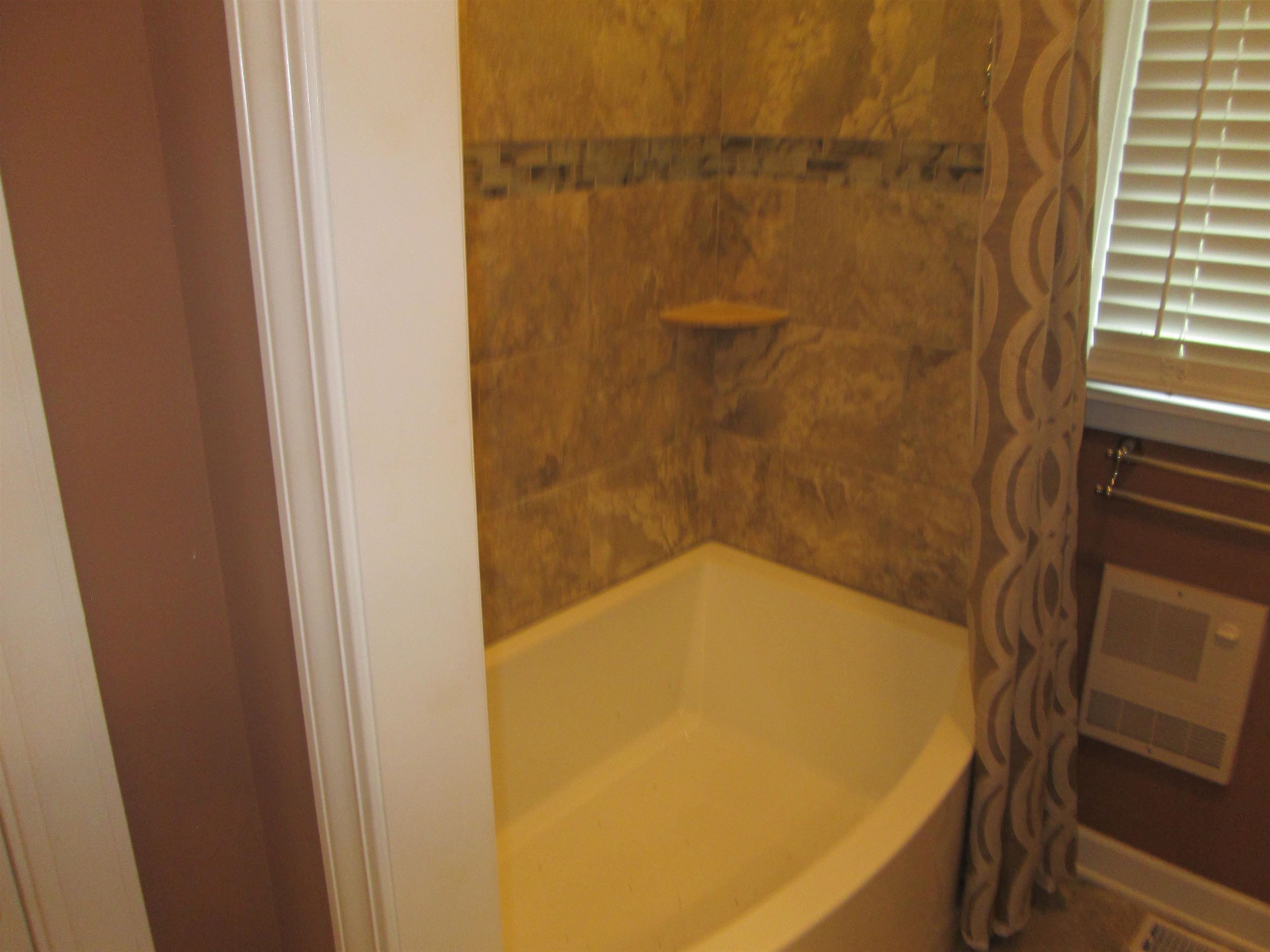 102 West Bridges Street Landrum, SC 29356 - Photo 22 of 38 Bath
