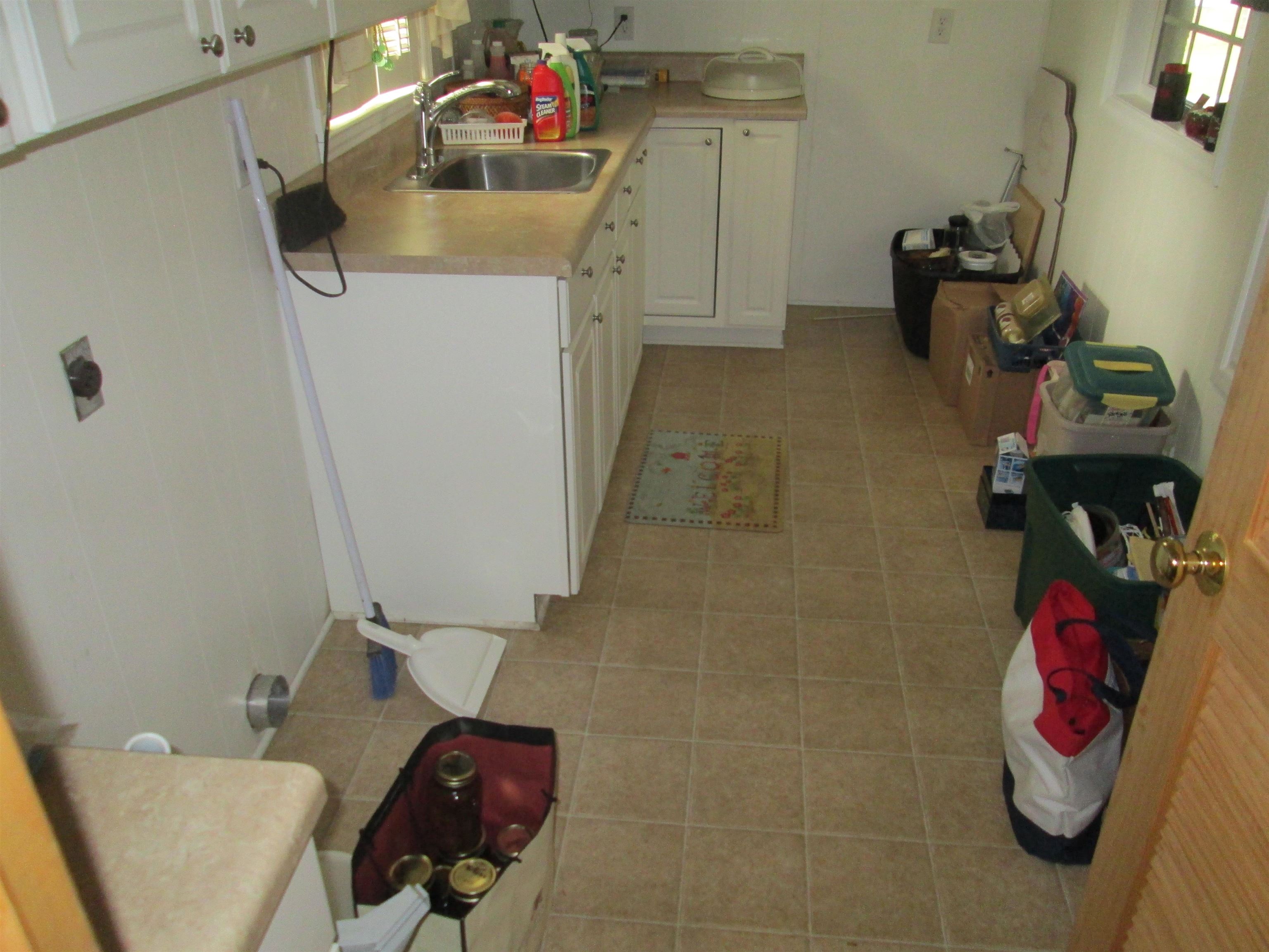 102 West Bridges Street Landrum, SC 29356 - Photo 24 of 38 Laundry