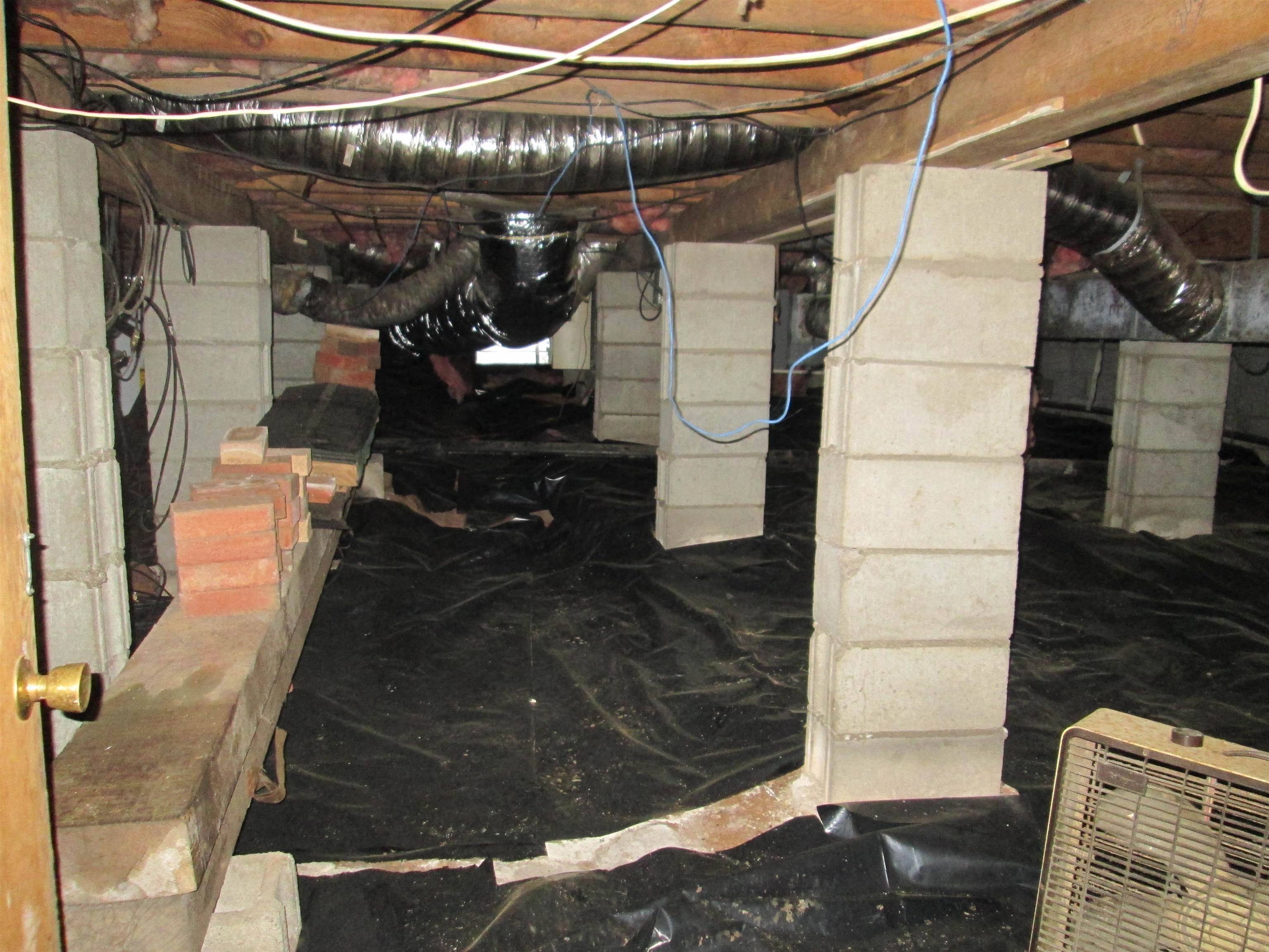102 West Bridges Street Landrum, SC 29356 - Photo 27 of 38 Crawlspace