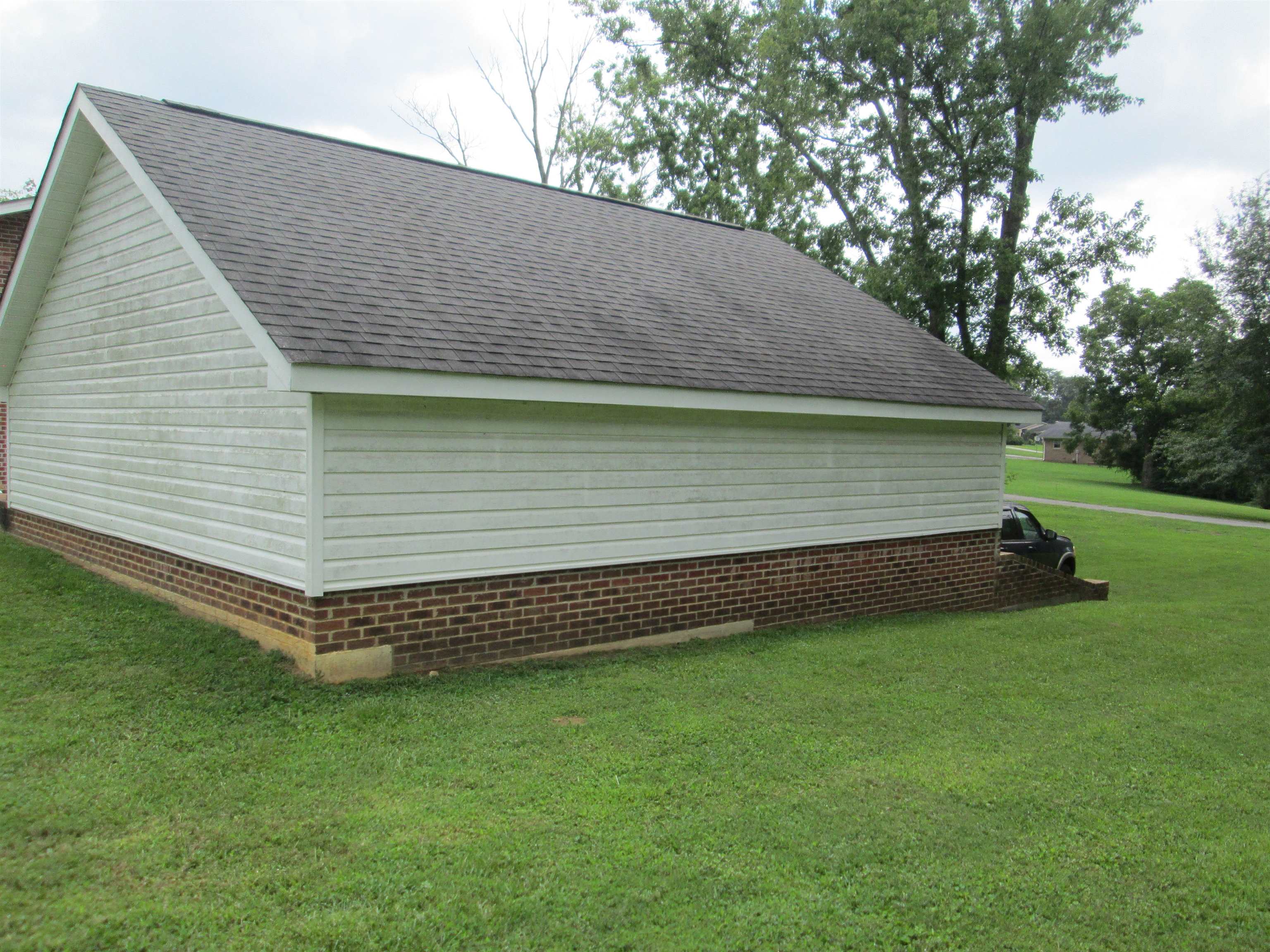 102 West Bridges Street Landrum, SC 29356 - Photo 10 of 38