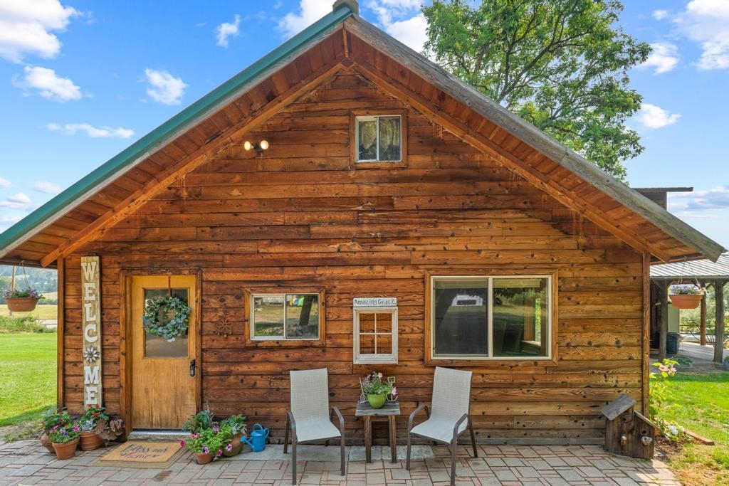 2521 Allen Road Elk, WA 99009 - Photo 2 of 50