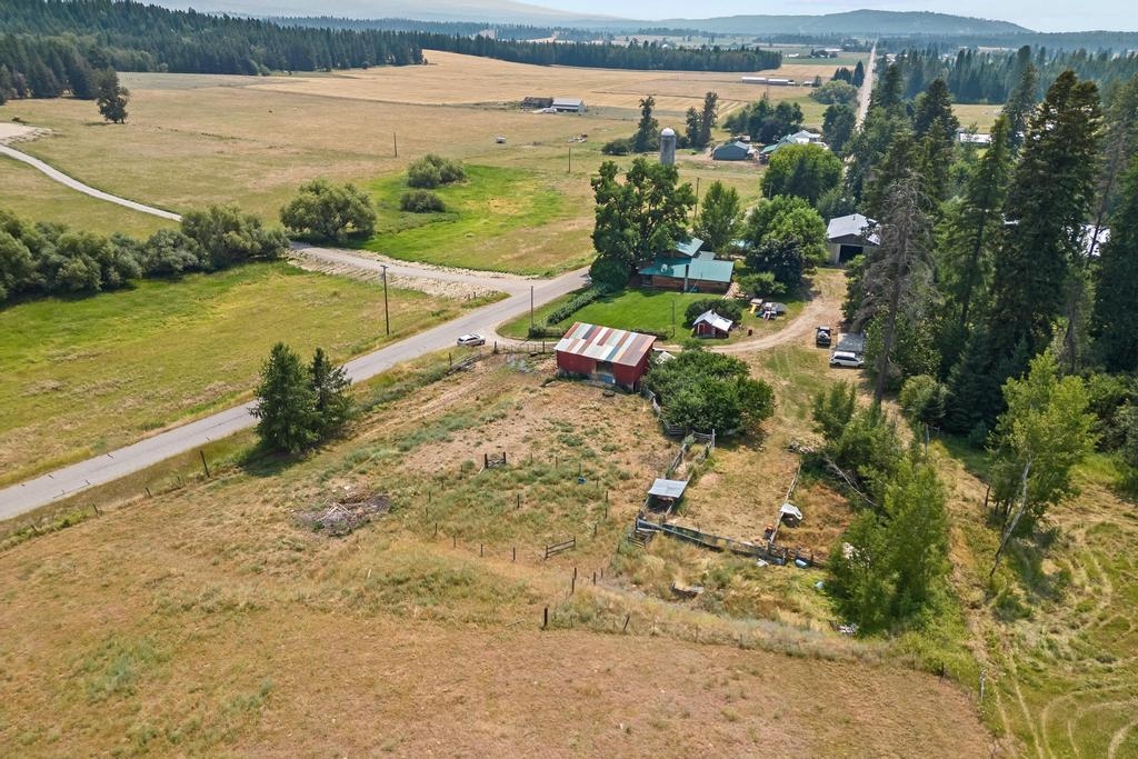 2521 Allen Road Elk, WA 99009 - Photo 3 of 50