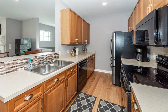 $300,000 | 132 Golfview Lane, Summerville, SC 29485