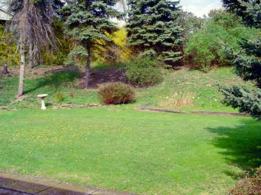 8484 Edwood Road Pittsburgh, PA 15237 - Photo 2 of 8 Yard/Garden.