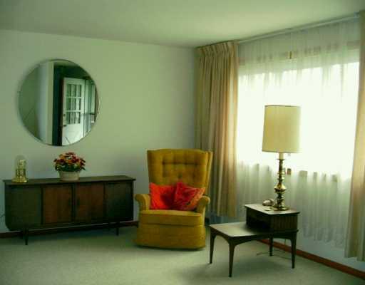 8484 Edwood Road Pittsburgh, PA 15237 - Photo 7 of 8 Living Room.