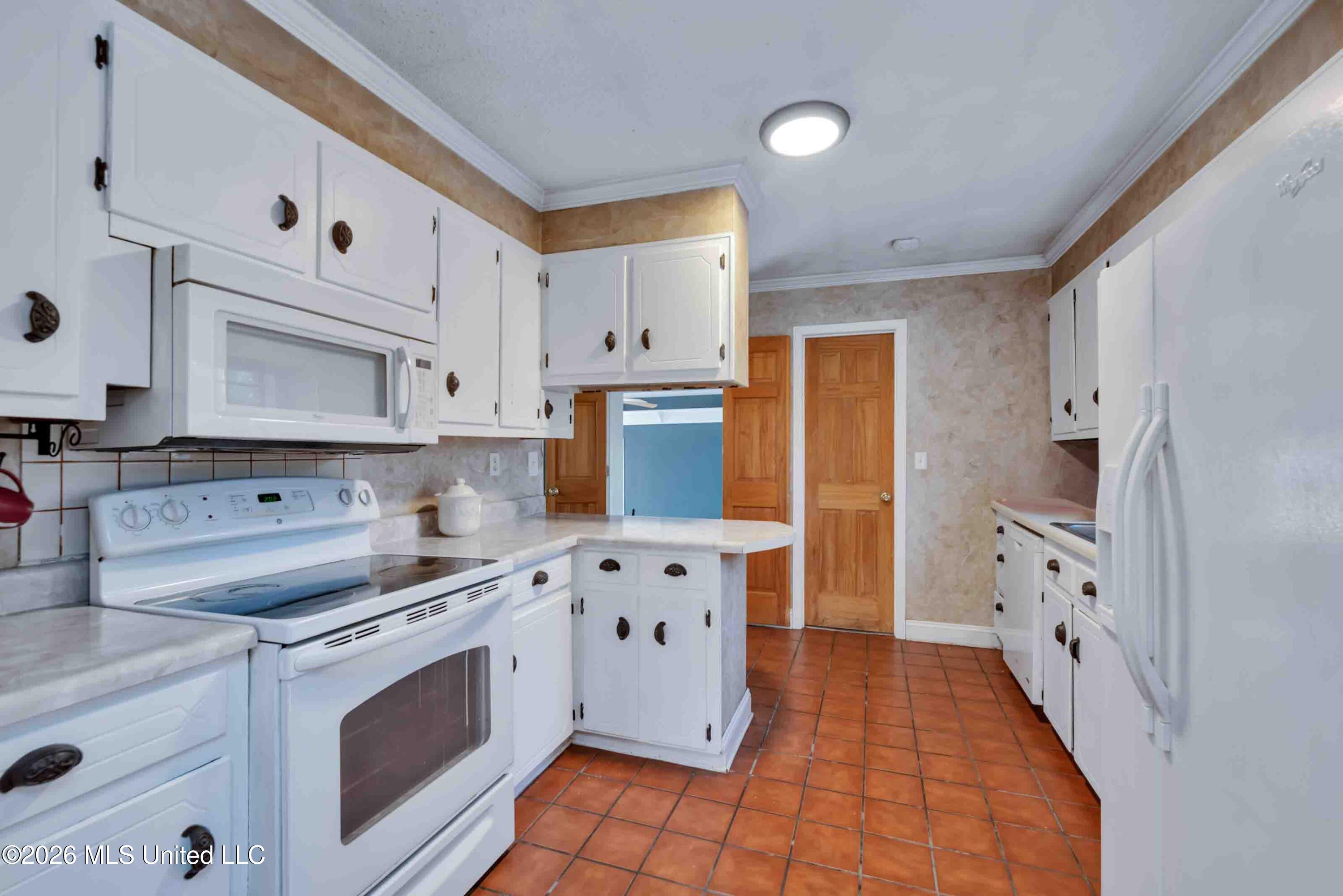 1297 Augusta Road Ellisville, MS 39437 - Photo 13 of 29 Kitchen