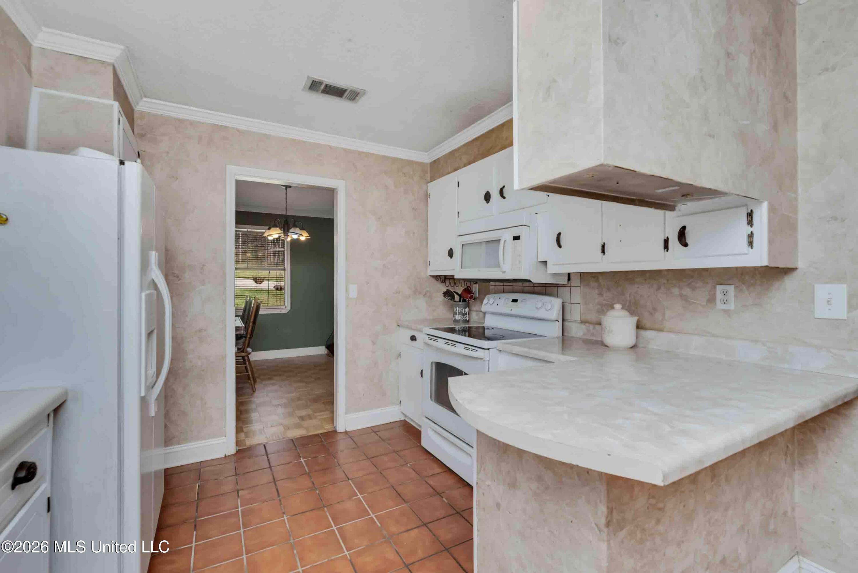 1297 Augusta Road Ellisville, MS 39437 - Photo 14 of 29 Kitchen