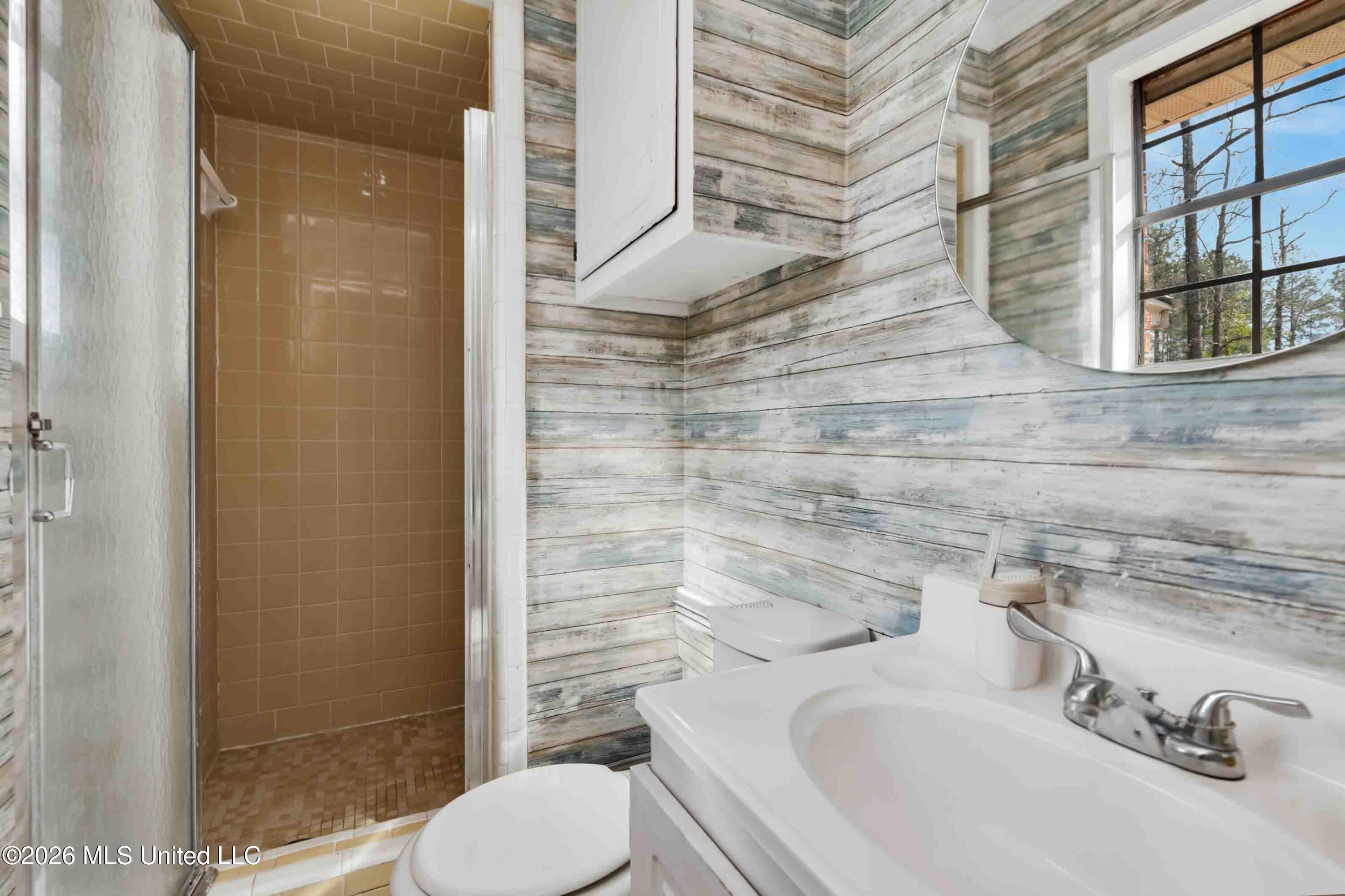 1297 Augusta Road Ellisville, MS 39437 - Photo 20 of 29 Primary Bathroom