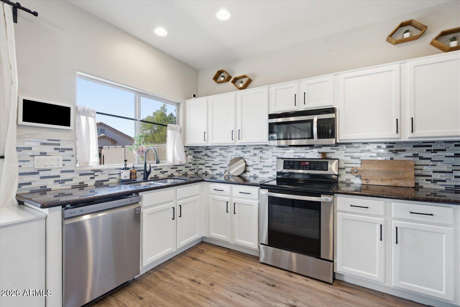 14630 West Hearn Road Surprise, AZ 85379 - Photo 11 of 46 IMG_5873