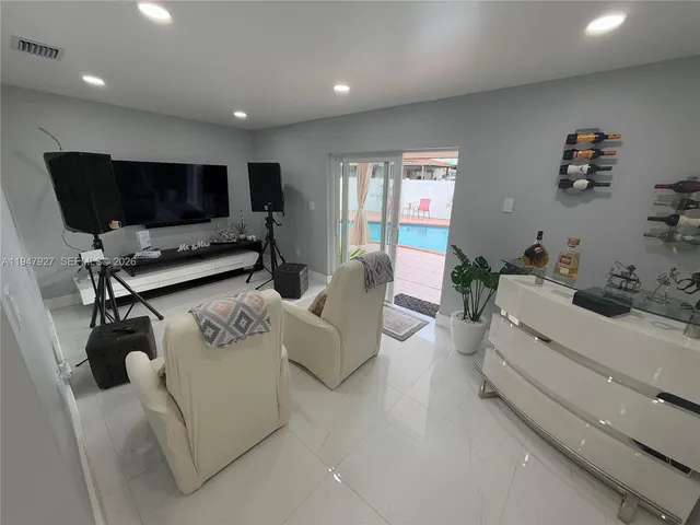 $665,000 | 380 West 41st Street, Hialeah, FL 33012