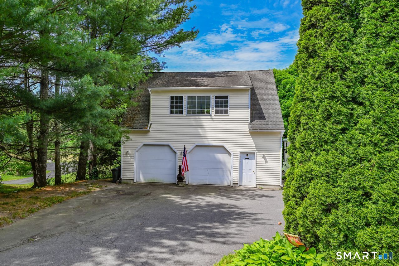 494 Nonnewaug Road Bethlehem, CT 06751 - Photo 3 of 40