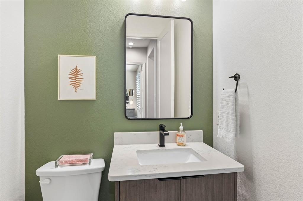 3912 Marble Hill Road Frisco, TX 75034 - Photo 28 of 40 Powder Room