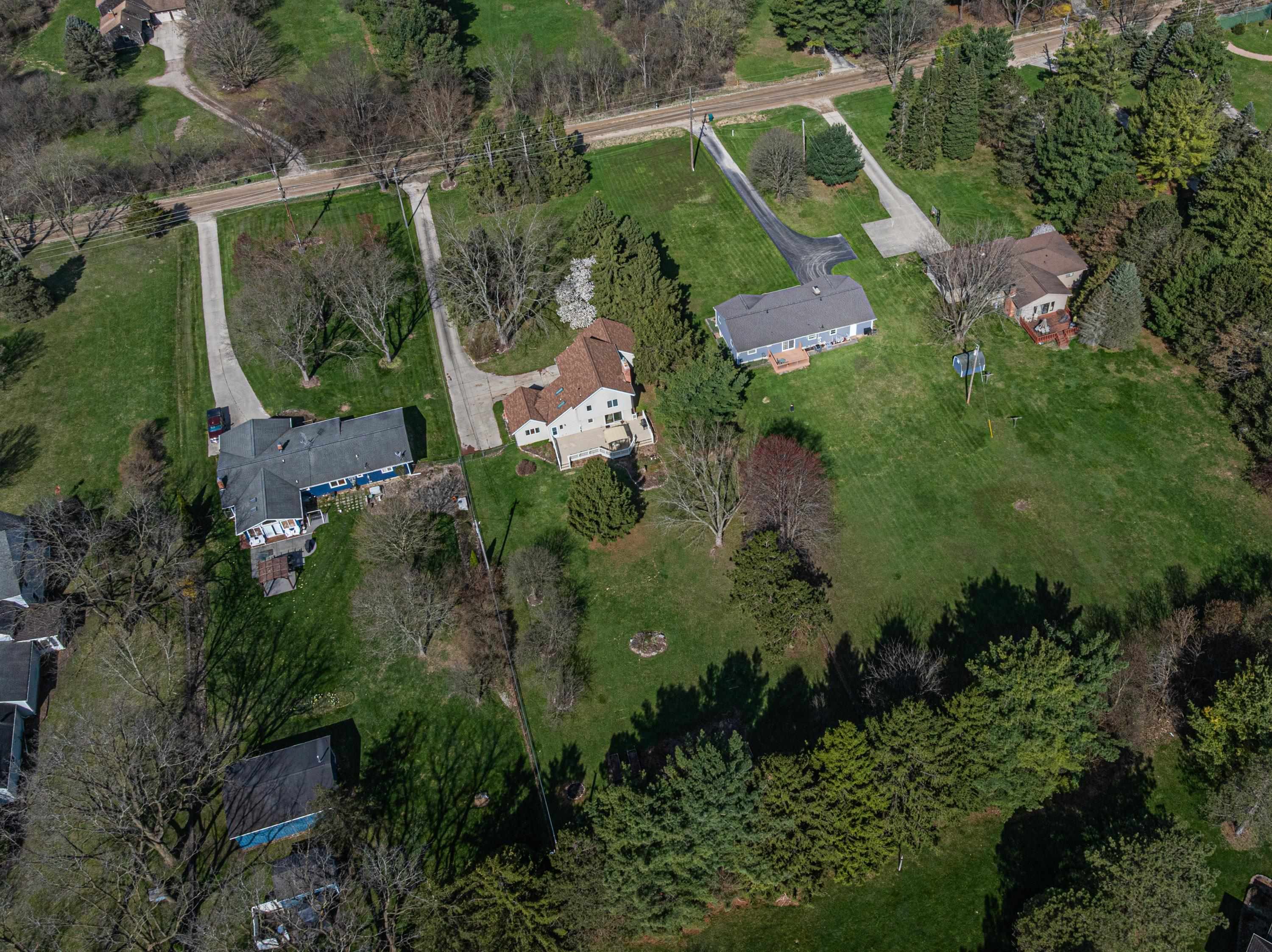 5590 Edgar Road Clarkston, MI 48346 - Photo 46 of 51 50172448-392f2e39-c856-445f-888c-17c71b4d6c05.JPG